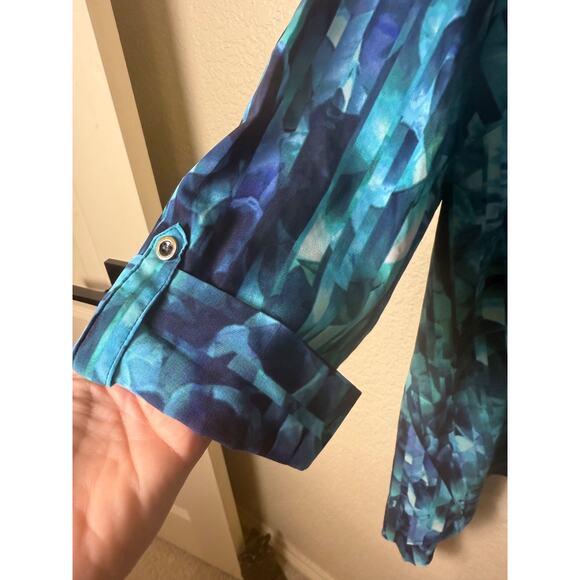 Catherines 4X 30W 32W Blue Print Striped Asymmetrical Hem Button Roll Tab Blouse - Picture 3 of 6